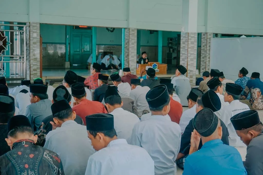 Bangun & Rawat Pondok, Hadirkan Tempat Belajar yang Layak