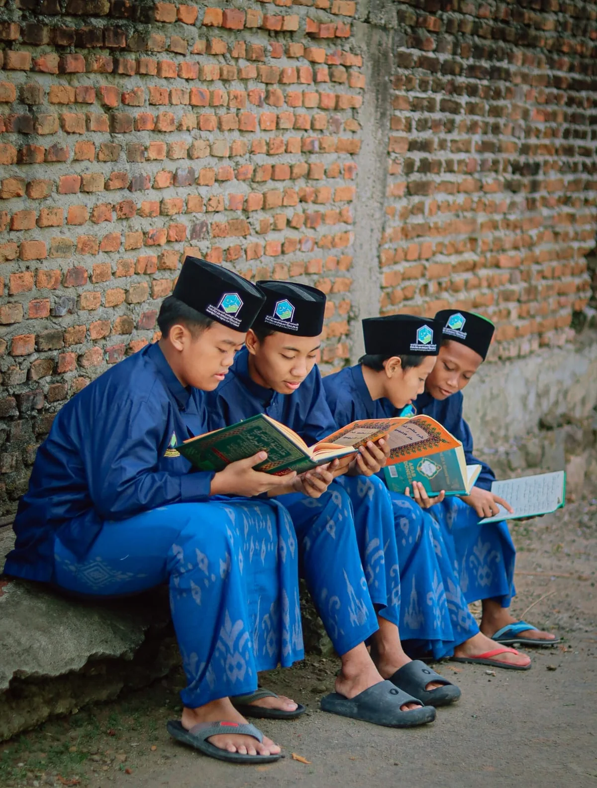 Sedekah Pendidikan untuk Santri Penghafal Al-Qur’an