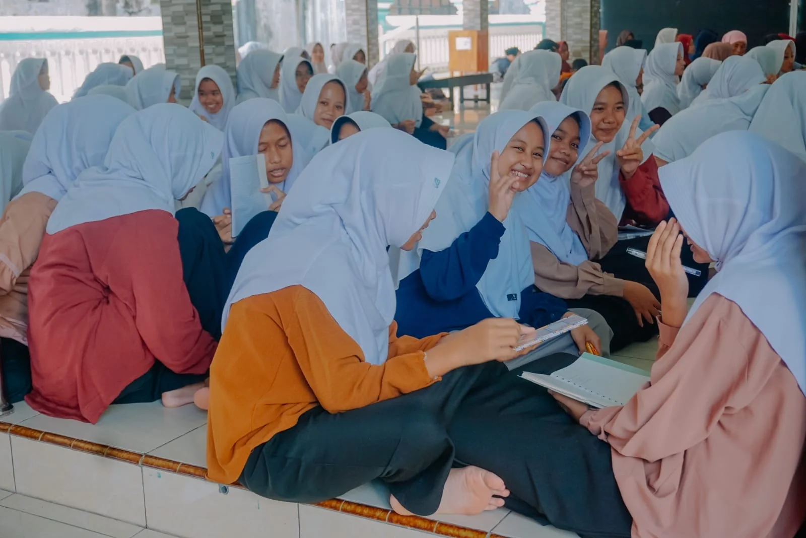 Beasiswa Santri Yatim & Dhuafa: Jaga Mimpi Mereka Tetap Menyala